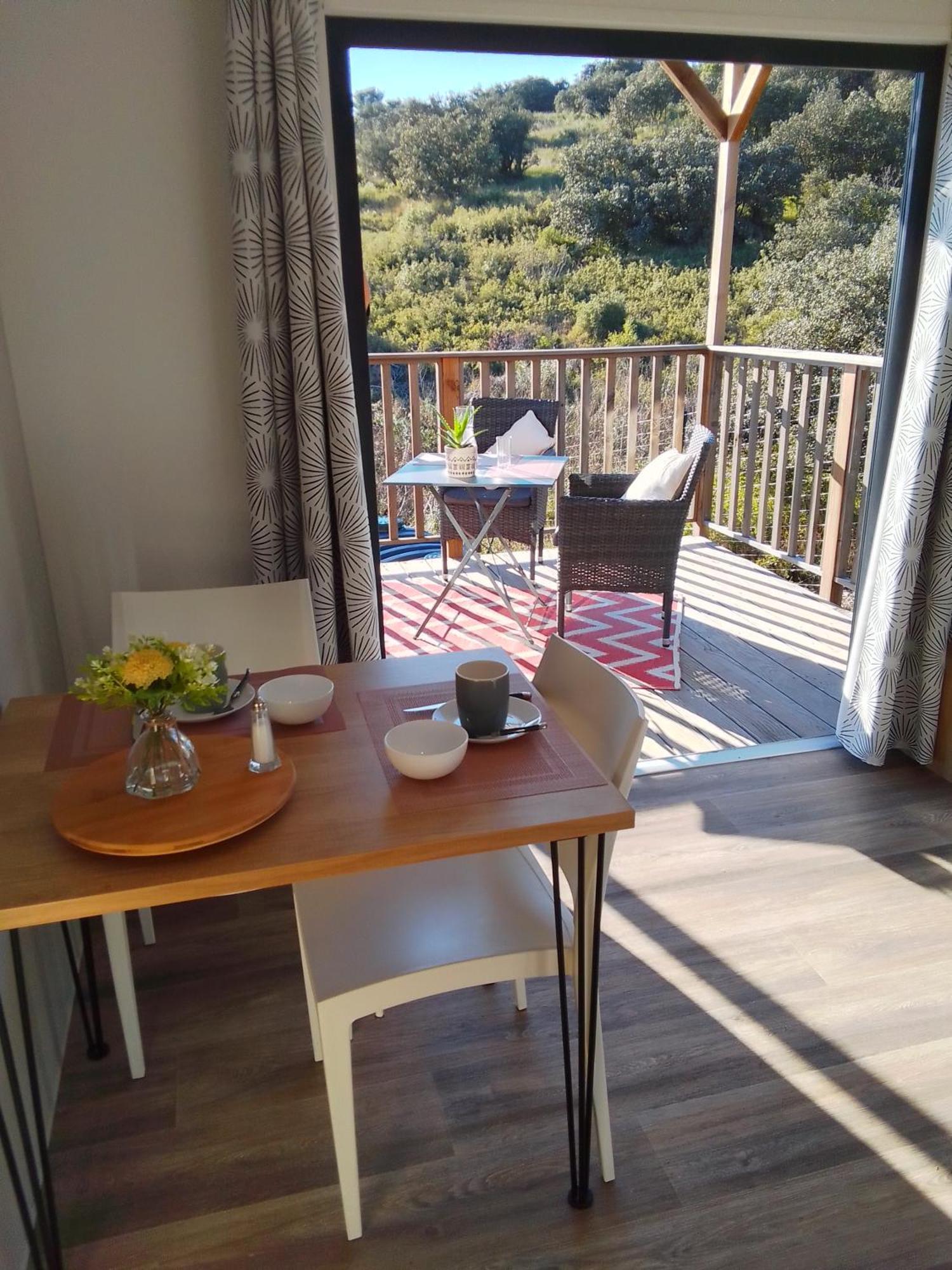 Camping Les Lodges Du Lagon Calvisson Eksteriør billede