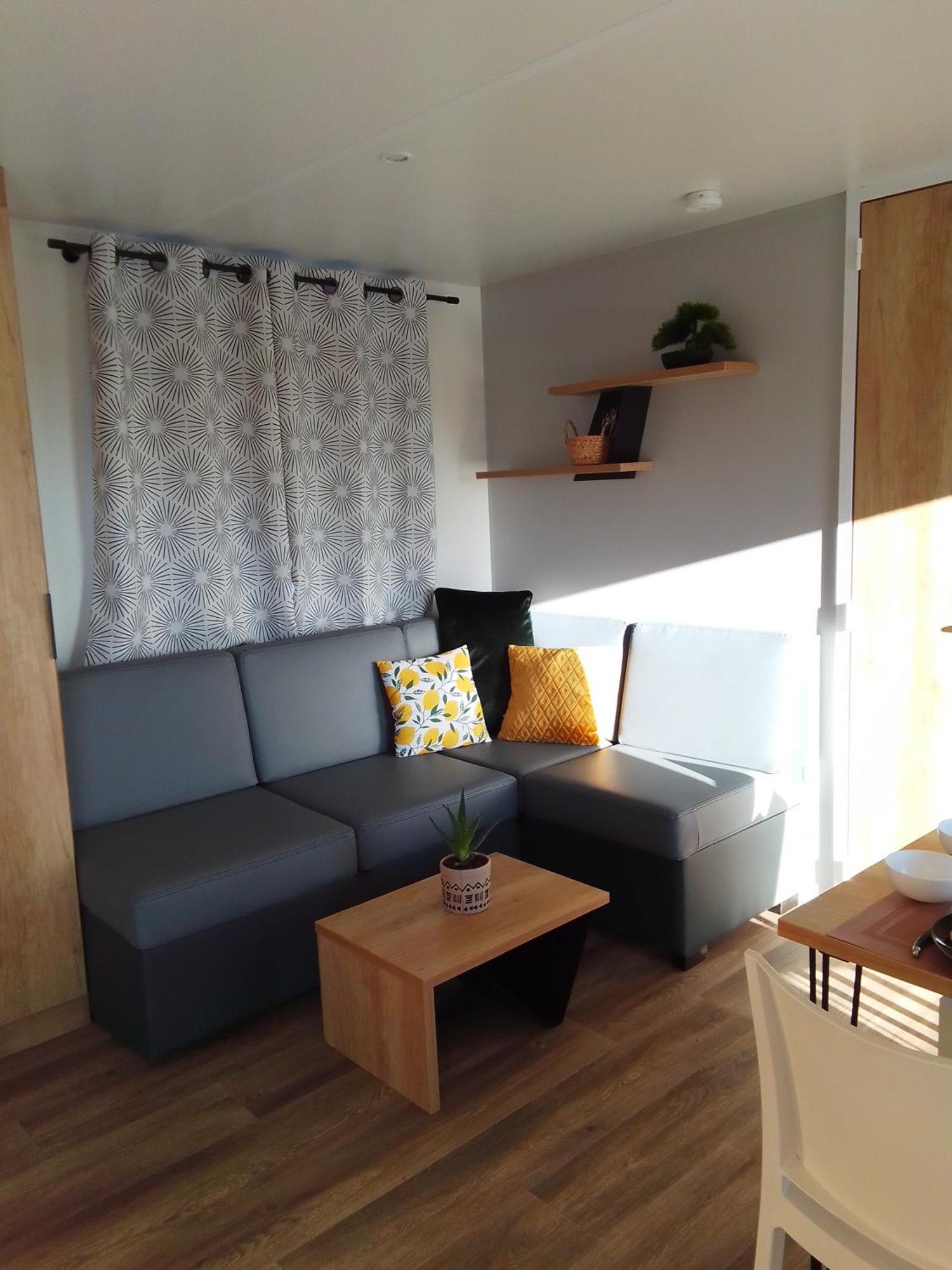 Camping Les Lodges Du Lagon Calvisson Eksteriør billede